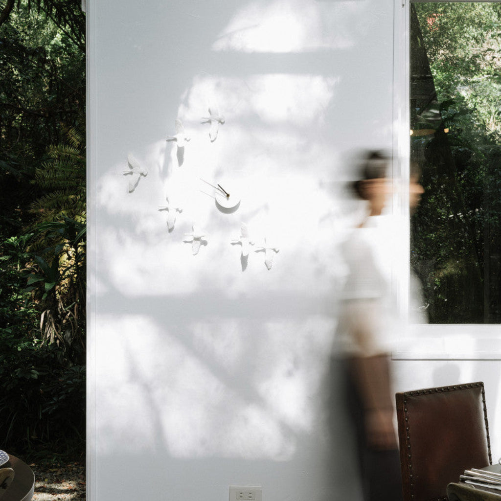 Clock Haoshi Migratory V Form Spacio India