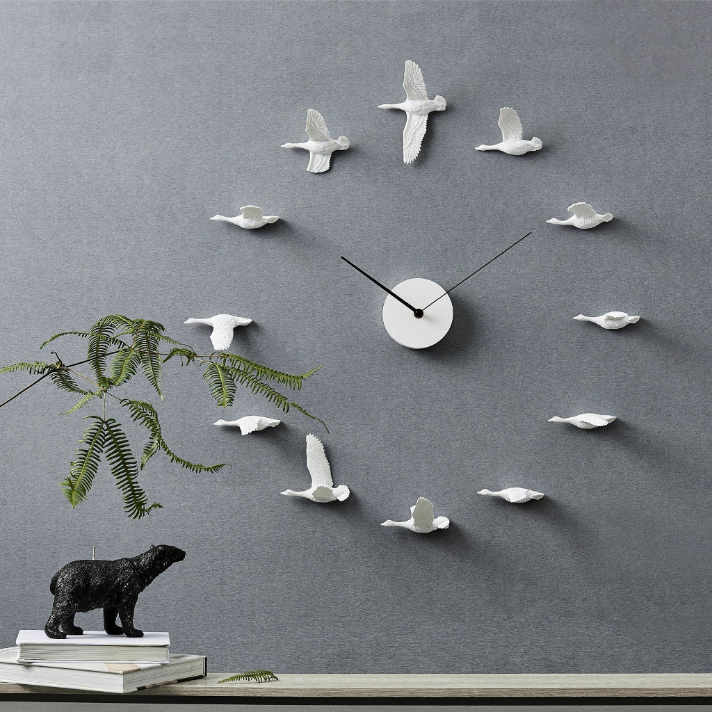 Clock Haoshi Migrantbird X - O Form Spacio India