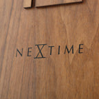 Wooden surface with 'NEXTIME' branding